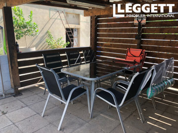 ahr0chm6ly9jzg4uagvzdglhlmltbw8vaw1hz2uvvevom