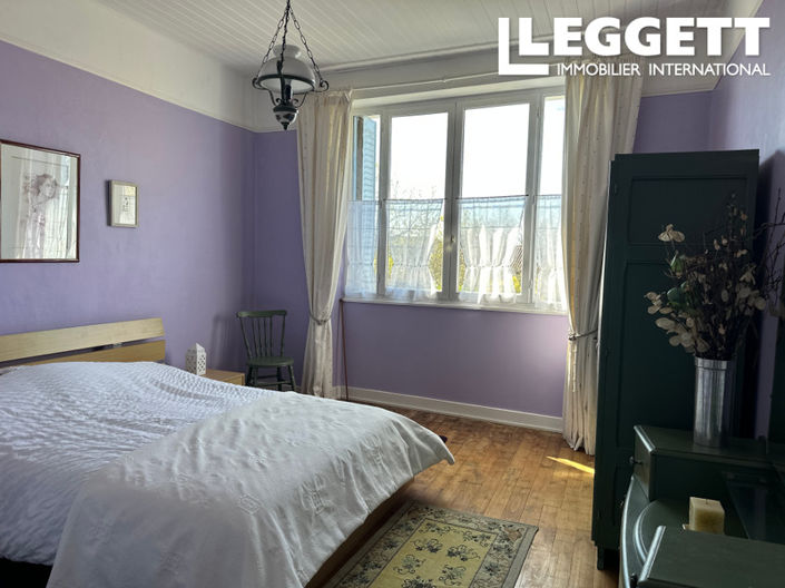 Image No.9-4 Bed House for sale