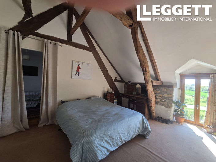 Image No.9-5 Bed House for sale