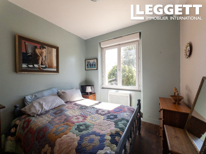 Image No.4-6 Bed House for sale