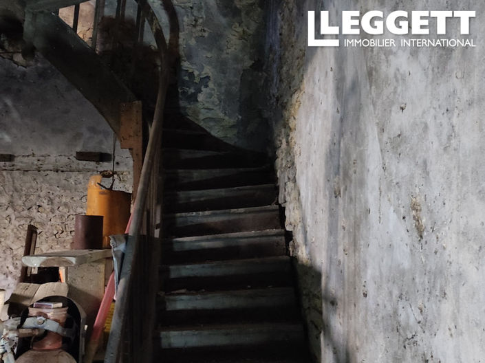 Image No.5-Bar for sale