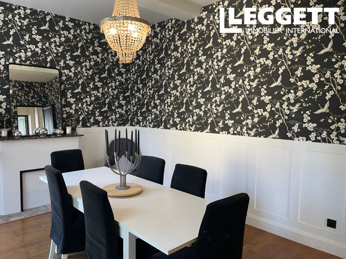 Image No.8-5 Bed House for sale