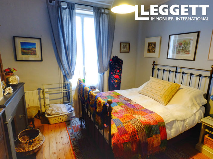 Image No.10-3 Bed House for sale