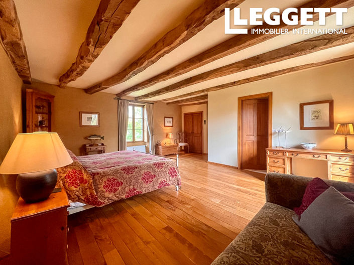 Image No.7-5 Bed House for sale