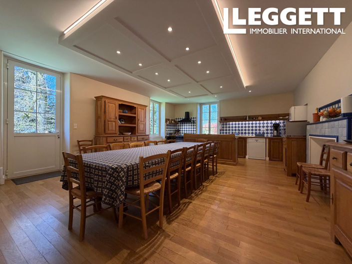 Image No.5-9 Bed House for sale