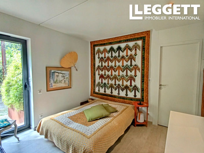 Image No.7-2 Bed House for sale