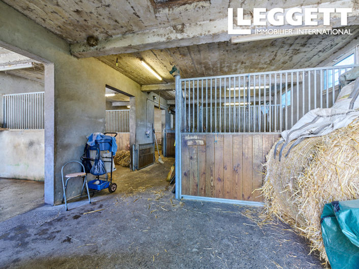 Image No.5-8 Bed House for sale