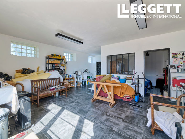 Image No.7-8 Bed House for sale