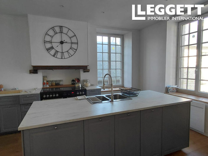 Image No.2-4 Bed House for sale