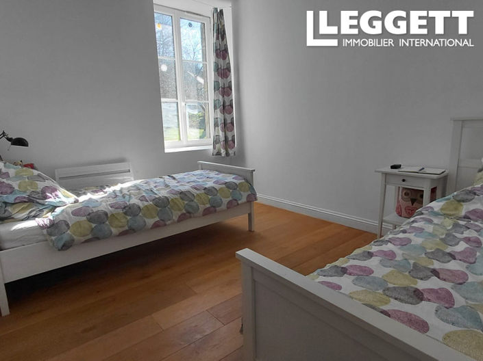 Image No.8-4 Bed House for sale