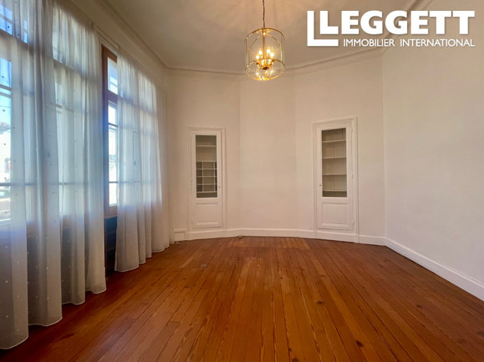 Image No.9-5 Bed House for sale