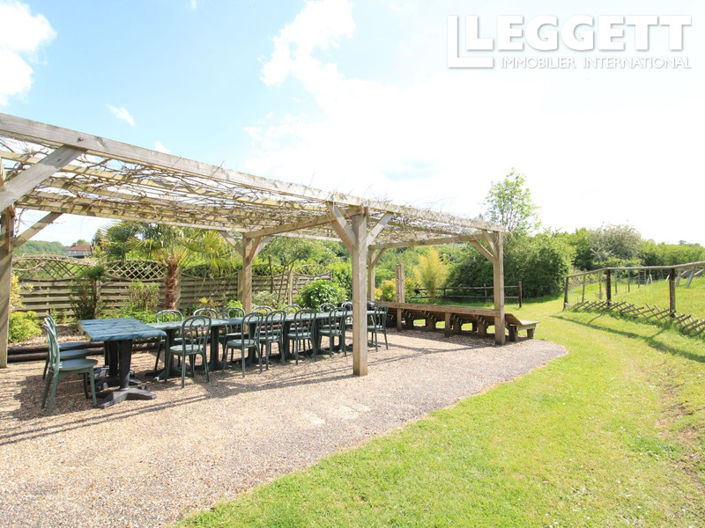 Image No.8-10 Bed House for sale