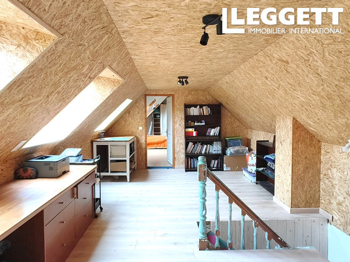 Image No.8-3 Bed House for sale