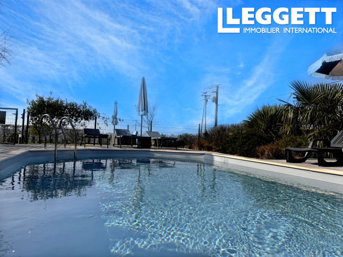 Image No.2-Maison de 10 chambres à vendre à Saint-Calais-du-Désert