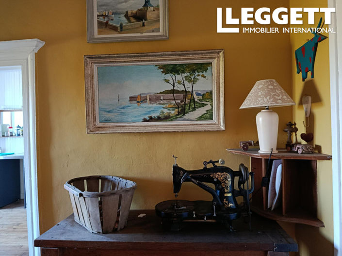 Image No.6-5 Bed House for sale