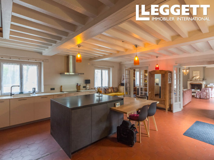 Image No.3-8 Bed House for sale