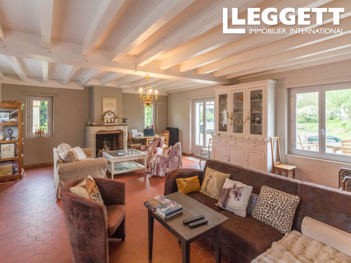 Image No.5-8 Bed House for sale