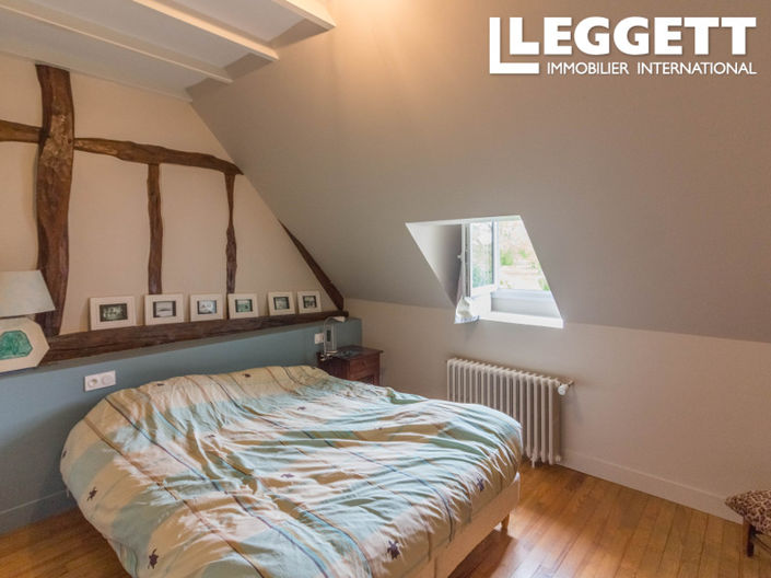 Image No.6-8 Bed House for sale