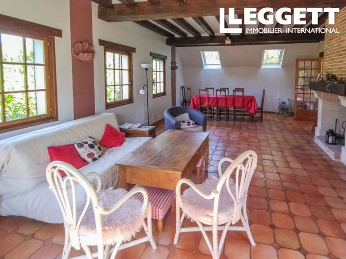 Image No.9-8 Bed House for sale