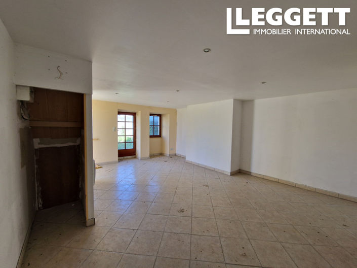 Image No.10-3 Bed House for sale