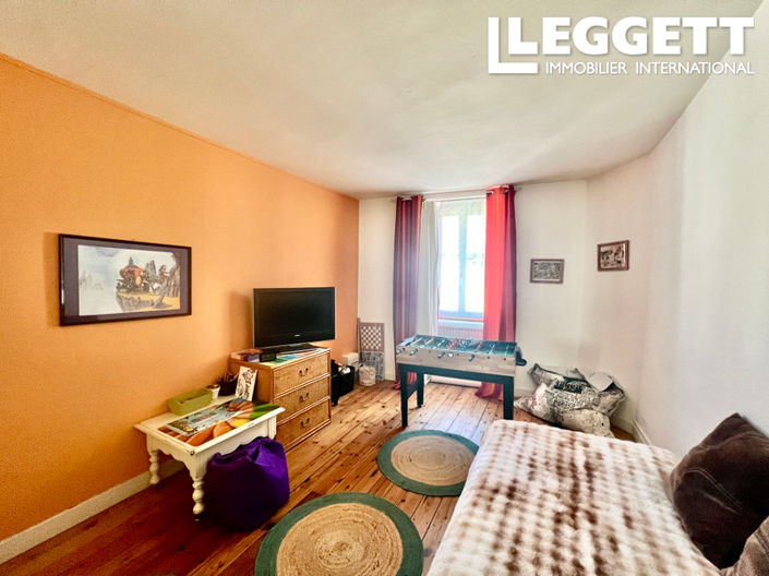 Image No.8-4 Bed House for sale