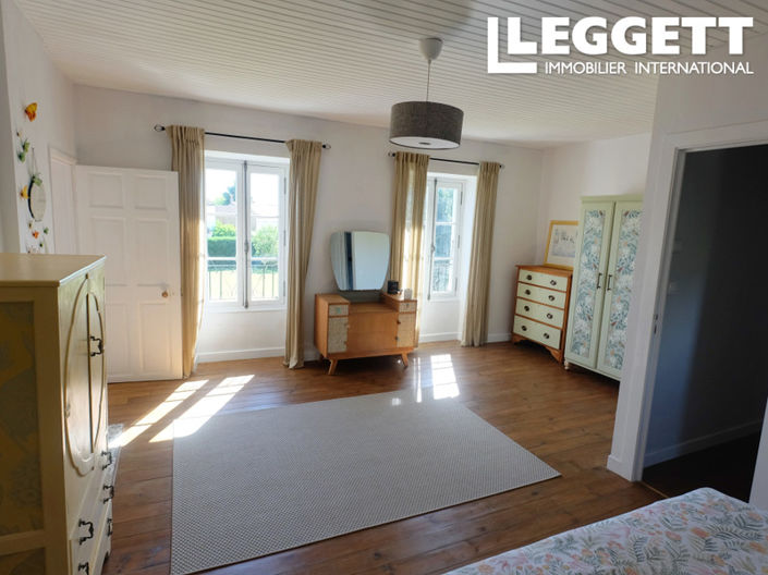 Image No.6-4 Bed House for sale