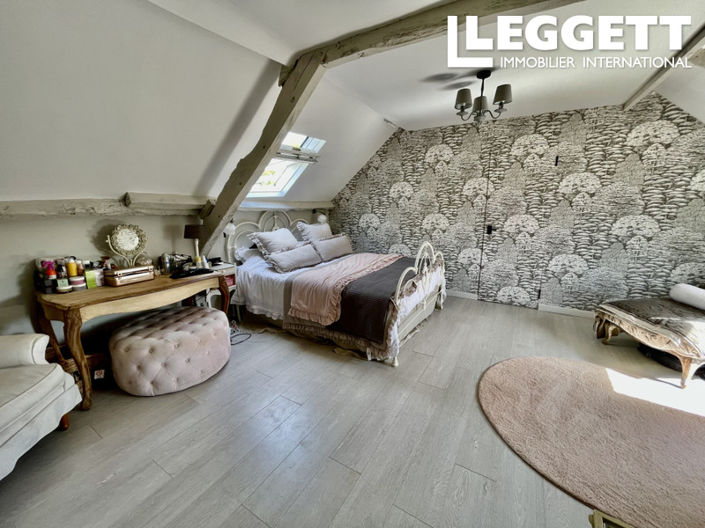 Image No.10-3 Bed House for sale