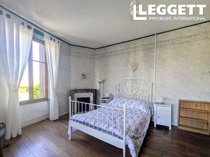 Image No.9-3 Bed House for sale