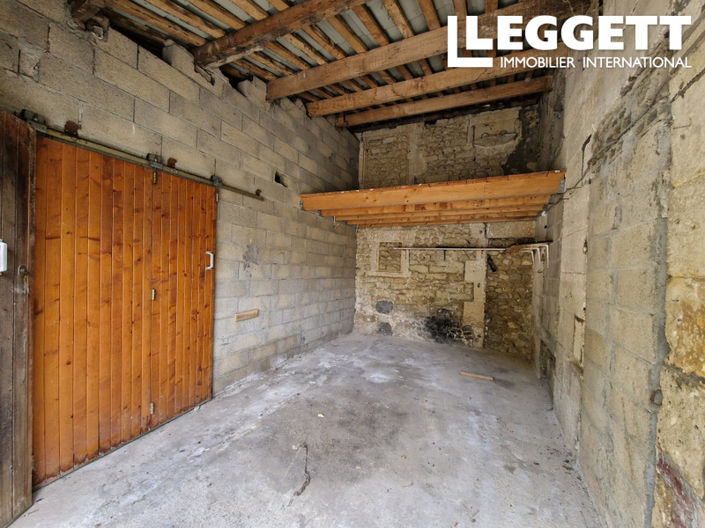 Image No.8-7 Bed House for sale