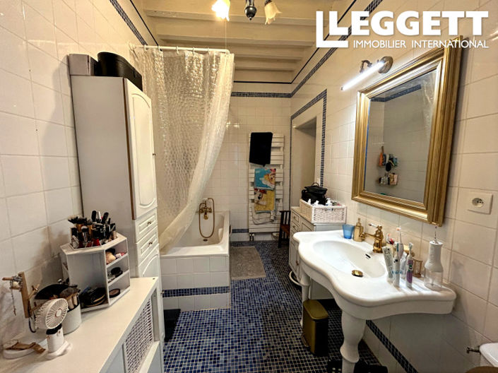 Image No.10-5 Bed House for sale