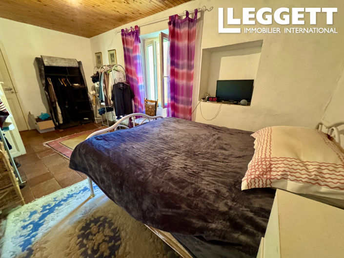 Image No.5-2 Bed House for sale