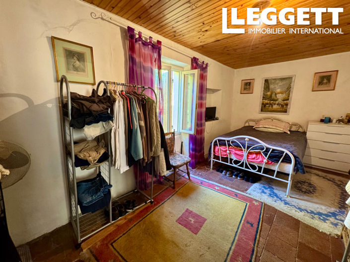 Image No.8-2 Bed House for sale