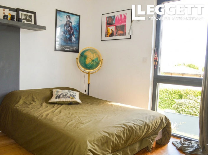 Image No.9-4 Bed House for sale