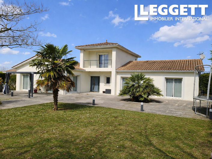 Image No.2-4 Bed House for sale