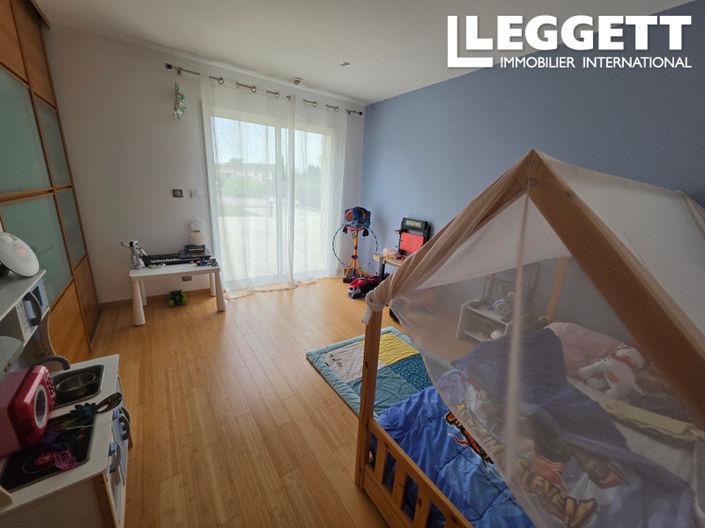 Image No.9-4 Bed House for sale