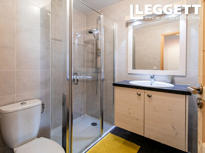 Image No.10-3 Bed Apartment for sale