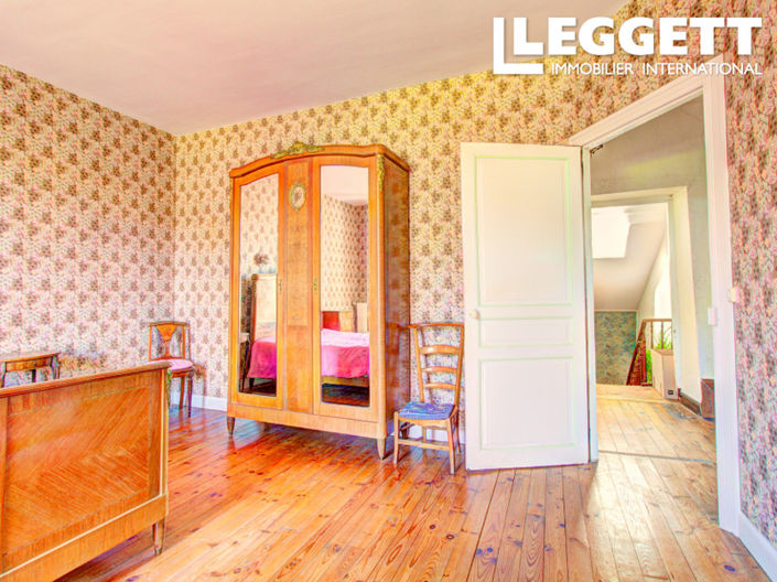 Image No.7-5 Bed House for sale