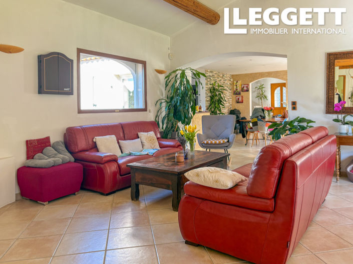 Image No.6-5 Bed House for sale