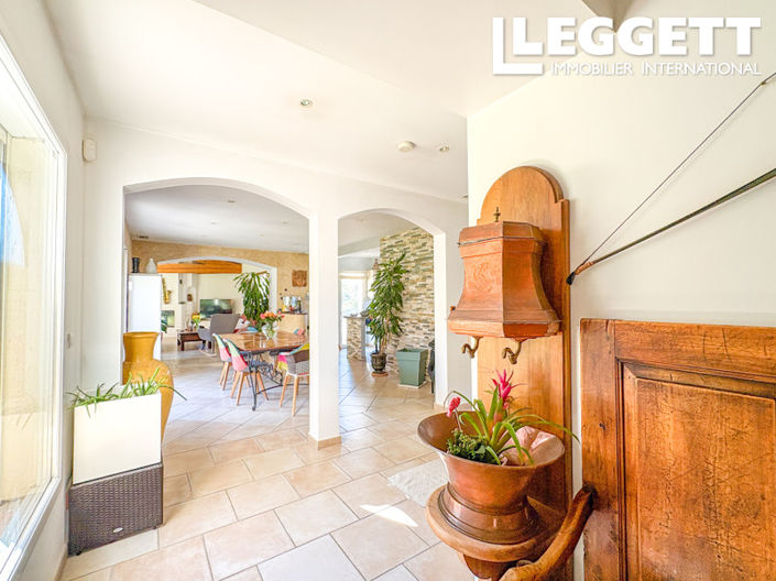 Image No.7-5 Bed House for sale