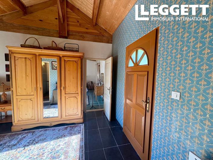 Image No.9-3 Bed House for sale