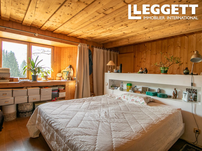 Image No.10-3 Bed House for sale