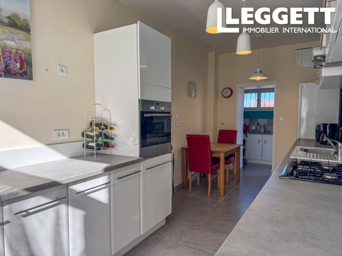 Image No.5-5 Bed House for sale