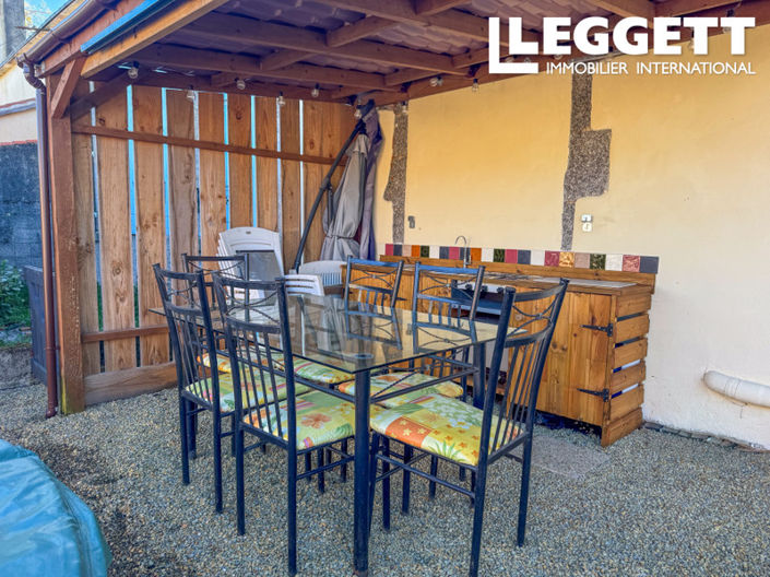 Image No.8-5 Bed House for sale