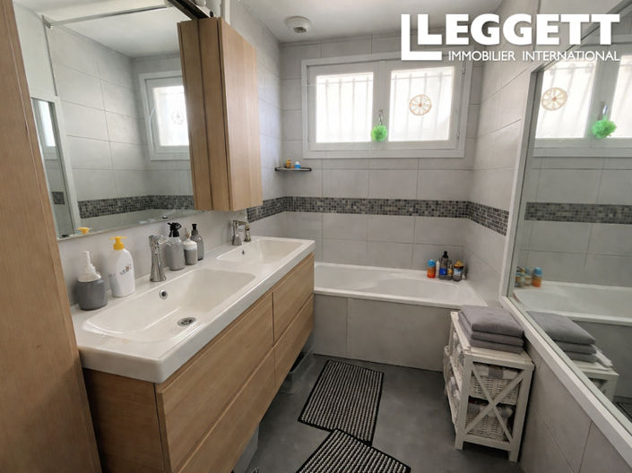 Image No.4-4 Bed House for sale