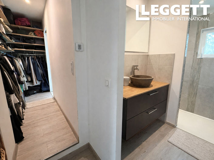 Image No.6-4 Bed House for sale