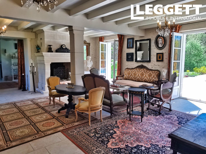 Image No.6-6 Bed House for sale