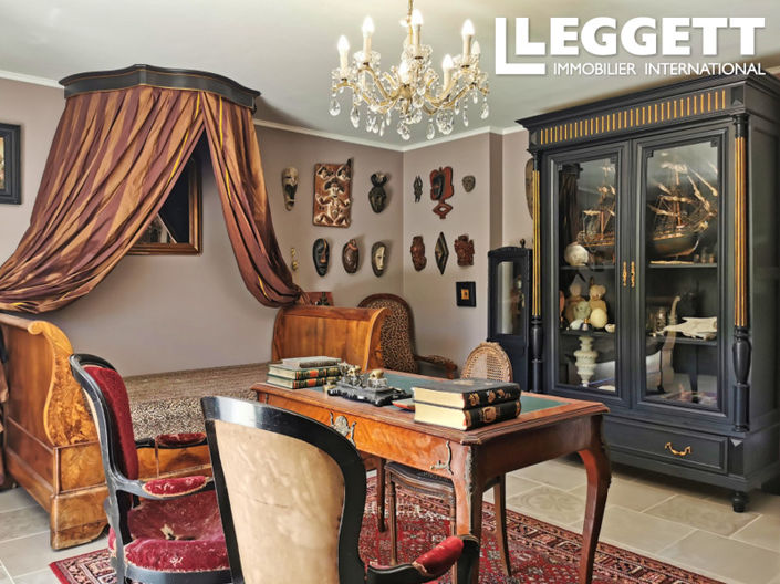 Image No.9-6 Bed House for sale