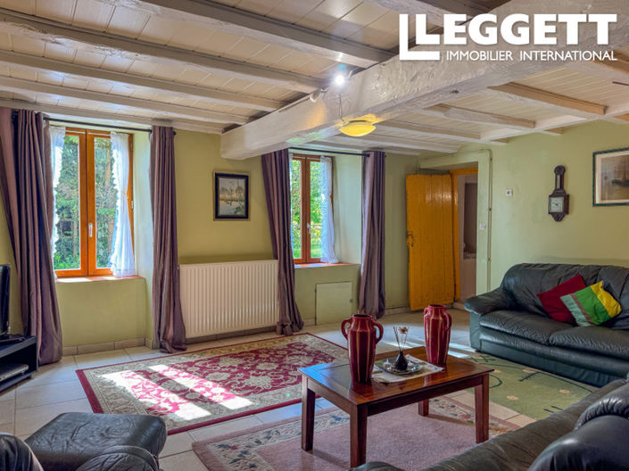 Image No.10-3 Bed House for sale