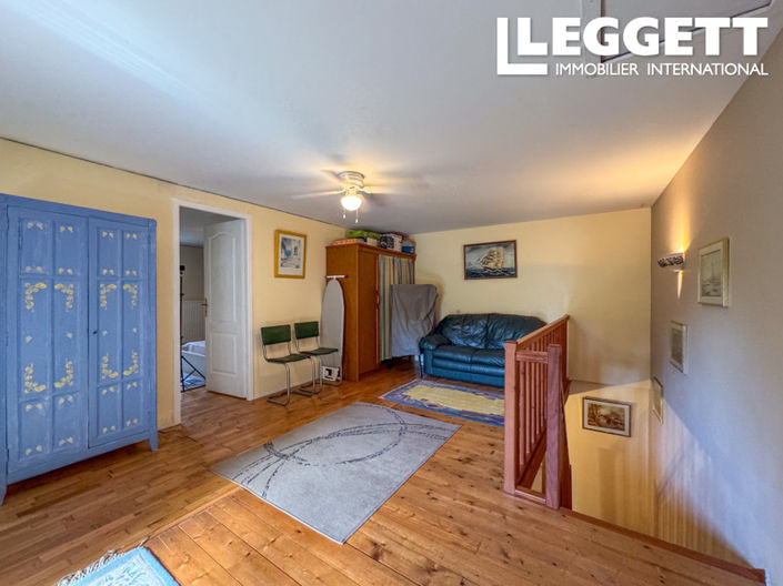 Image No.9-3 Bed House for sale