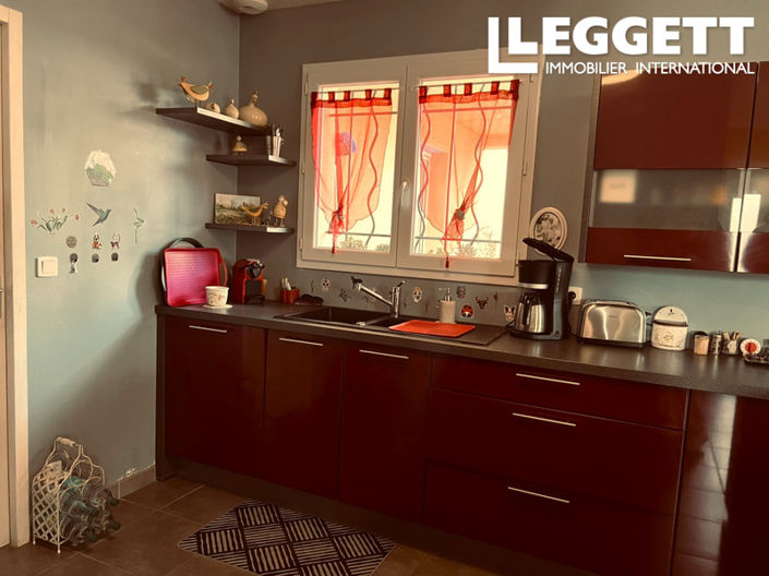 Image No.8-3 Bed House for sale